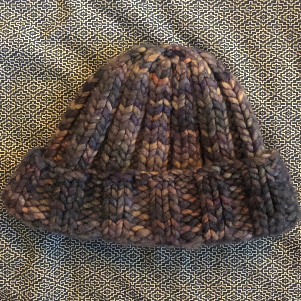 CLYDE beanie